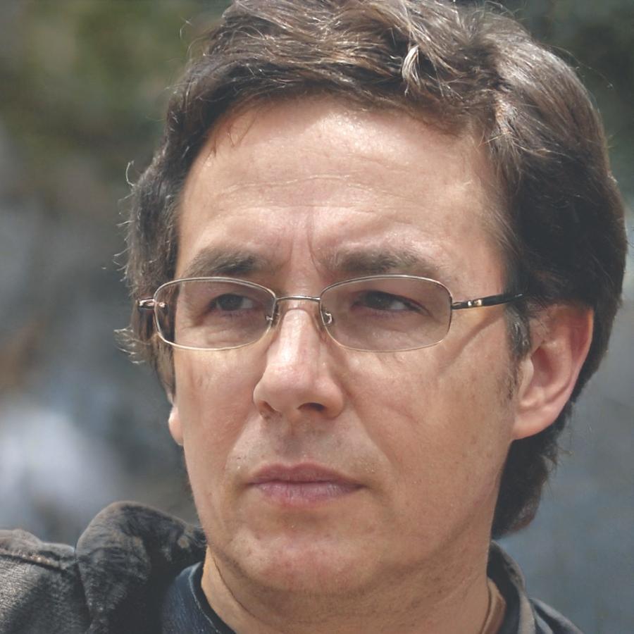 Финансовый консультант Николя Бернар